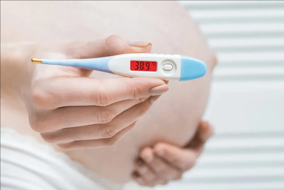 ¿Qué hacer si tienes fiebre en el embarazo? Esto le sucede al bebé