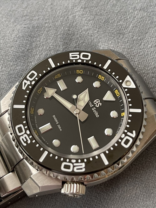 Grand Seiko SBGX335 quartz diver - review | The Watch Site