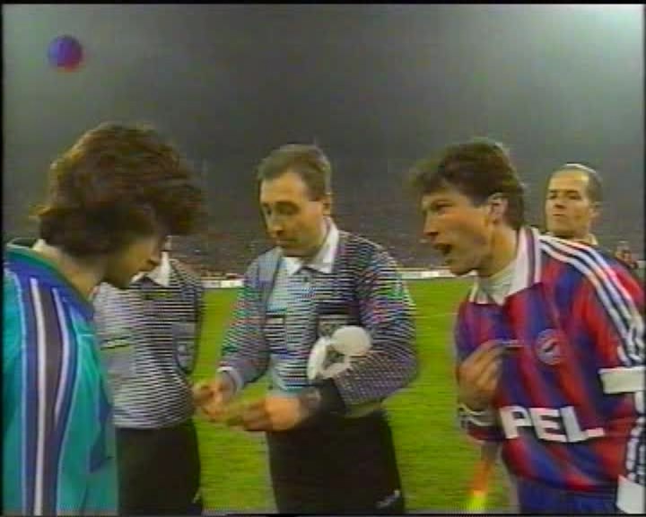 Copa de la UEFA 1995/1996 - Semifinal - Ida - Bayern Múnich Vs. FC Barcelona (1080i) (Castellano-Catalán) 3