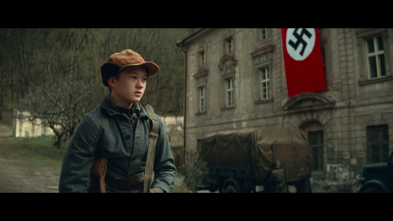 mpv-shot_White.Bird.2023.2160p.UHD.BDRemux.HDR.DV.HEVC-Нечипорук_01_27_51_0007