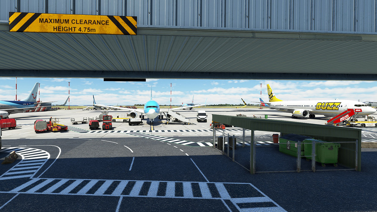 East-Midland-EGNX-39.jpg