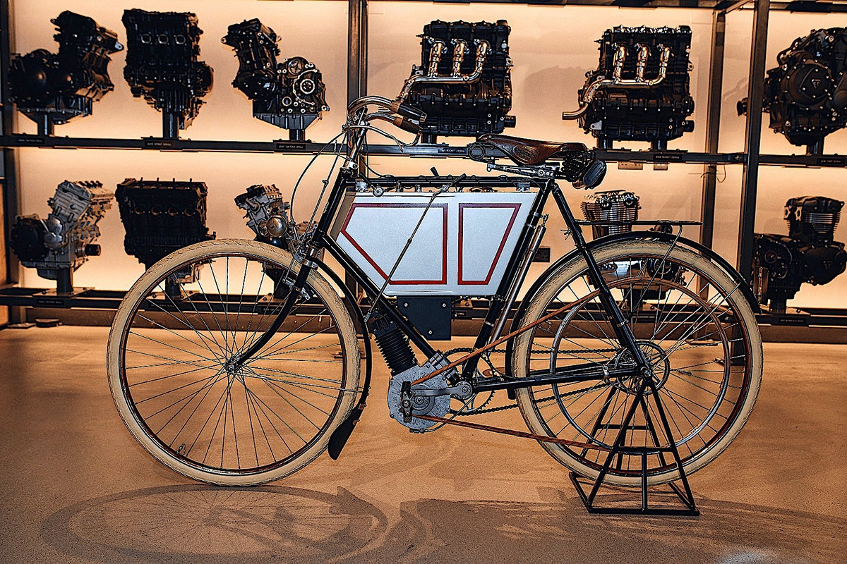 Triumph возрождает историю с найденным прототипом 1901