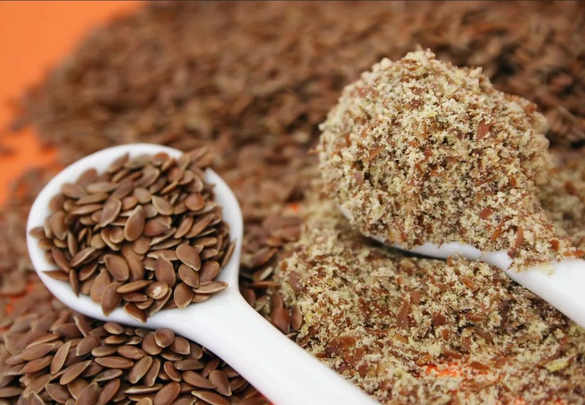 ¿Qué tomar para bajar de peso? Prepara agua de linaza