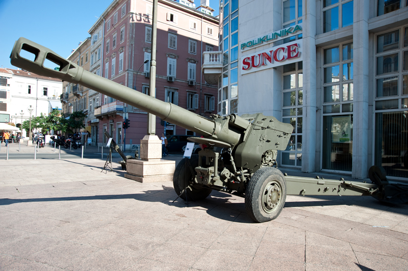 002-D-20.jpg