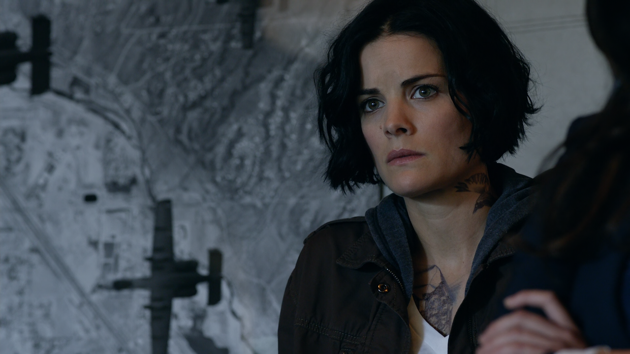 Blindspot.S01E02.A.Stray.Howl.1080p.10bit.BluRay.AAC5.1.HEVC-Vyndros.mkv_snapshot_10.46_[2020.12.20_