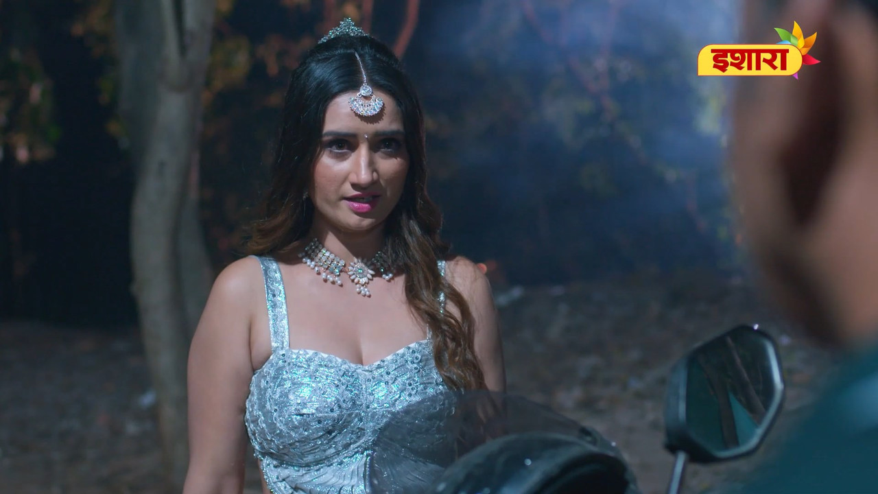 Hot Busty Naagin Serial Actress Seducing scenes.mp4_snapshot_02.50.225