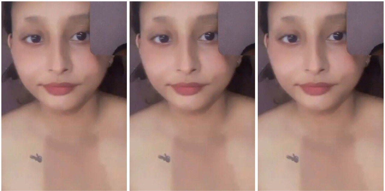 Hot Girlfriend Showing her boobs boyfriend on video call