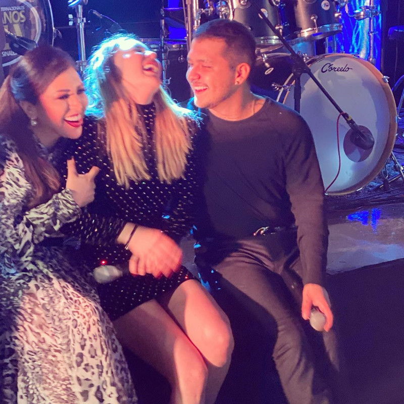 Familia de Nodal podría demandar a Belinda por abuso de confianza y robo