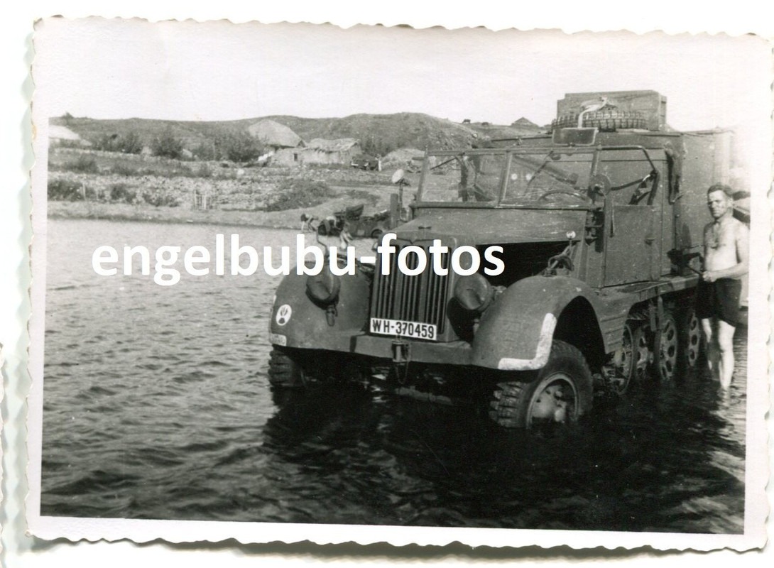 FOTO Nebelwerfer Abteilung Lastwagen Sd Kfz mit Divisions Wappen 11