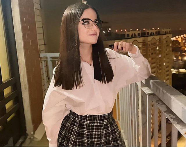 Casual Sex With A New Neighbor Girl 21