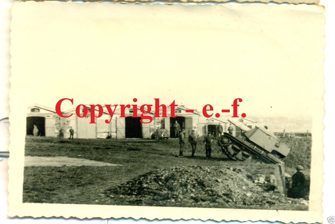 FOTO - BEUTE-PANZER - MARDER Sturmgeschütz Panze