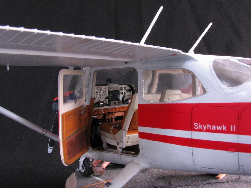 1/20 Nichimo Cessna-172 Skyhawk - Ready for Inspection - Large