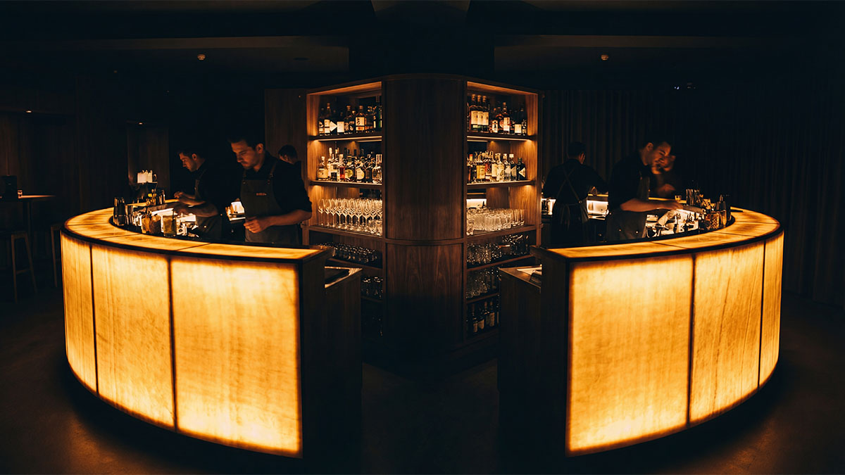 Модульная светящаяся барная стойка полукруглой формы