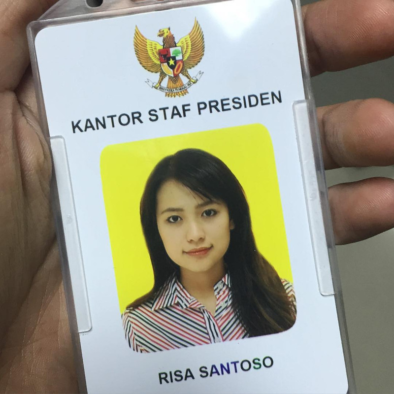 Risa Santoso diketahui pernah bekerja sebagai tenaga Ahli Miuda di Kantor Staff Presiden.