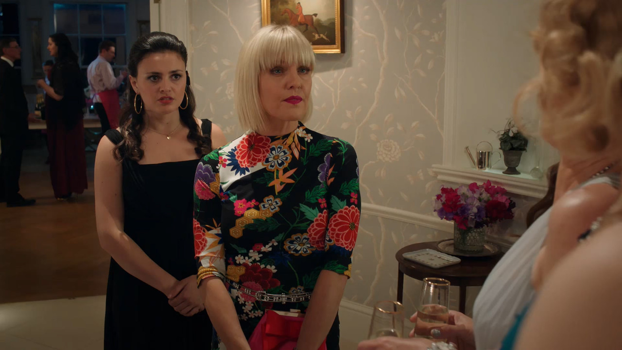 Agatha Raisin (2014) Season 3 S03 (1080p AMZN WEB-DL x265 HEVC 10bit EAC3 2.0 MONOLITH) [QxR]