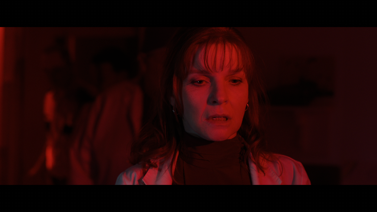 Malignant.2021.2160p.UHD.BDRemux.DTS-HD.MA.5.1.HDR.DoVi.Hybrid.P8.by.DVT.mkv_snapshot_00.03.05_[2022