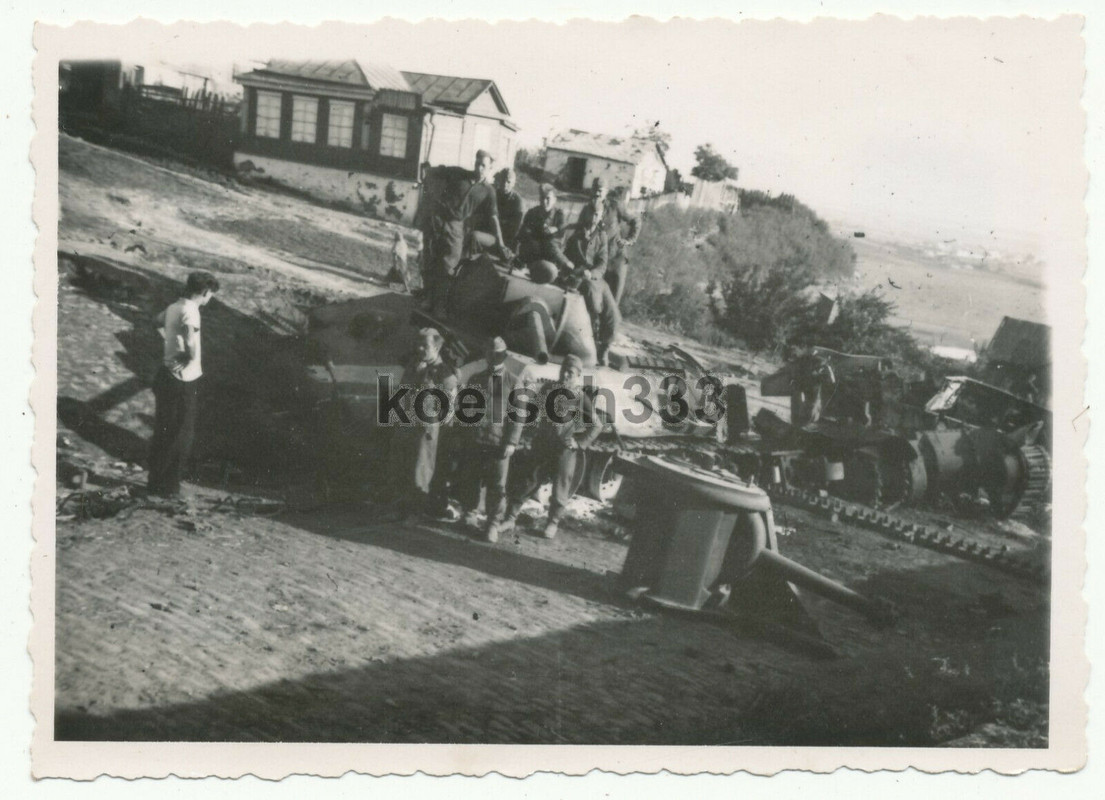 Foto Sturmgeschütz Abt. 203 Ostfront Russland T-34 und M3 Lee Gr