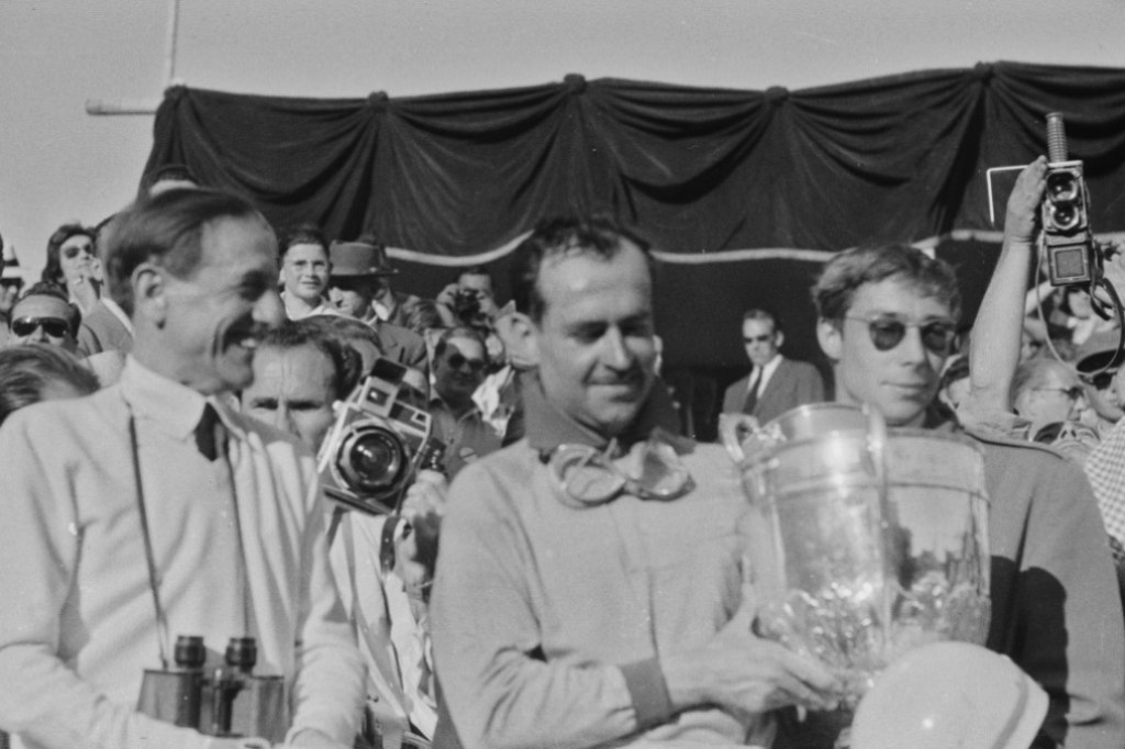 1955 мон подиум