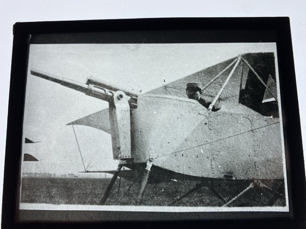 Glas Foto seltenes Deutches Flugzeug mit Front Kanone K (1)