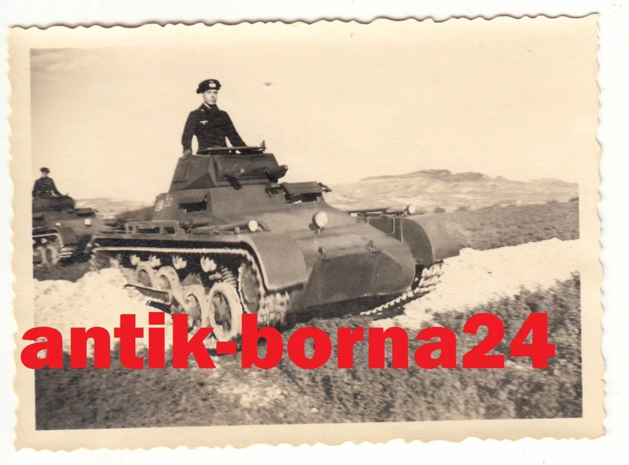 Foto Soldat Einmarsch Sudetenland Nikolsburg Mikulov Panzer Tank Sperren 179