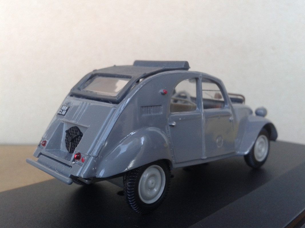 1960 Citroën 2Cv Sahara “4x4 bimotor” (Norev - nº6 Colección Citroën 2Cv. SALVAT) (4)