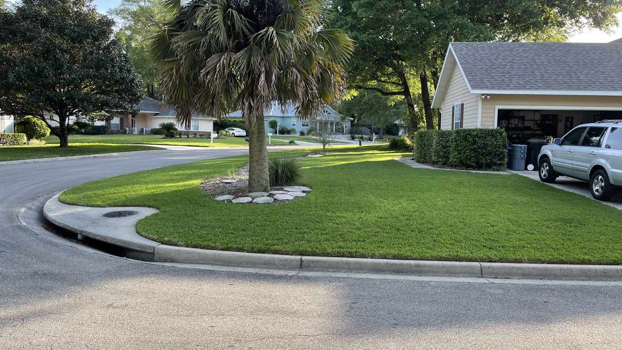 8CE8F8E9-E779-4CF2-8E8E-35DE7FDCFD63