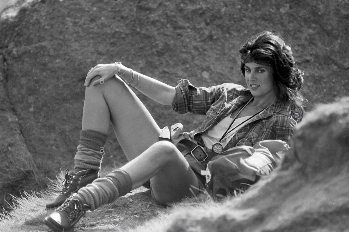Caroline_Munro_c98