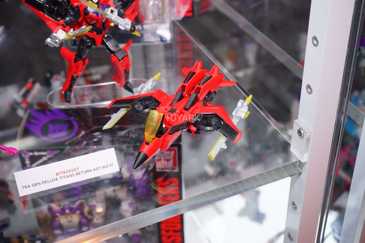 SDCC-2017-Hasbro-Transformers-013