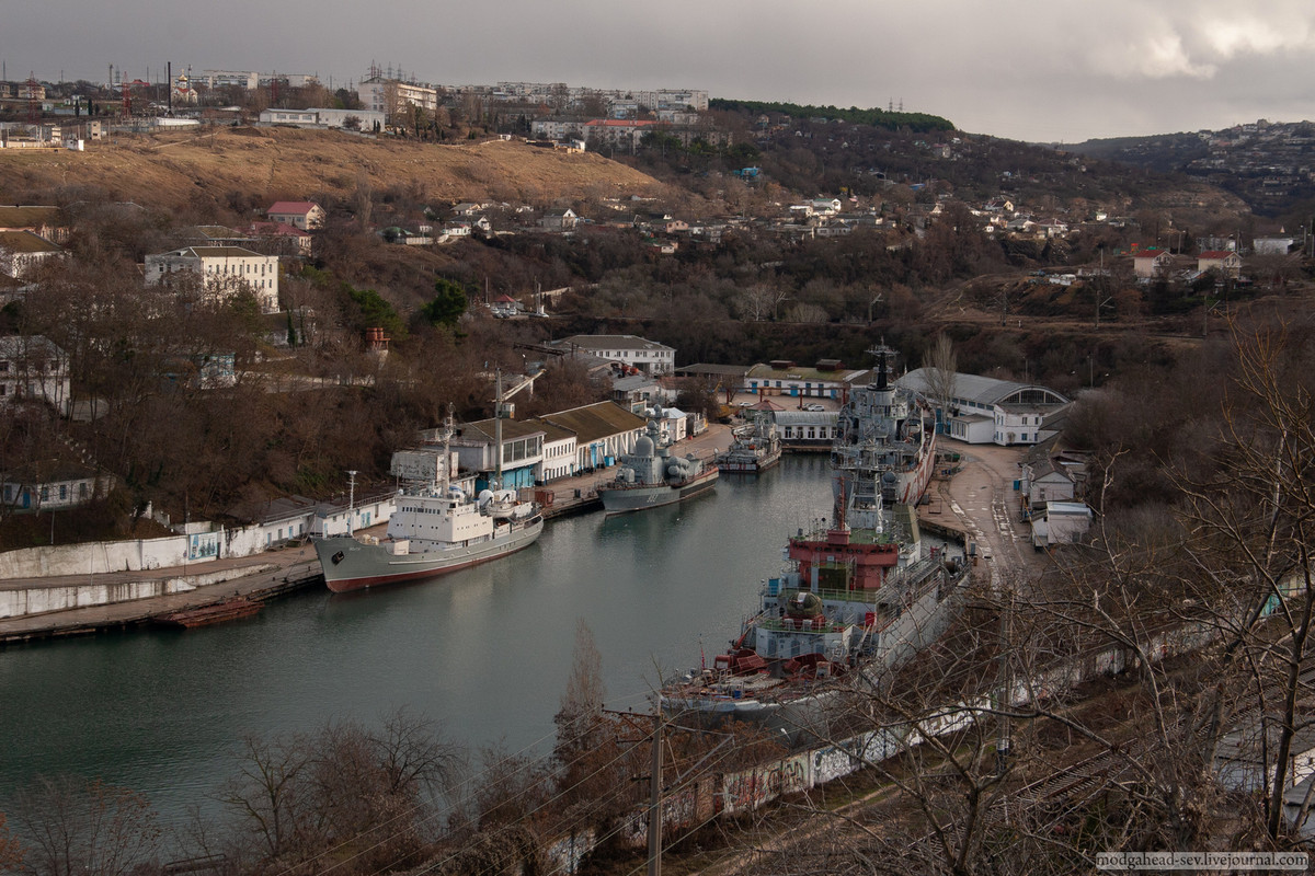 Ships-pier-9802
