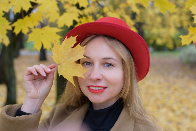 why does your skin feels dry, rough, tight and dehydrated as the season changes  