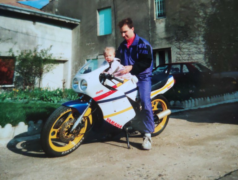 8DA43A73-636B-467C-B8EC-90E76C4051DA