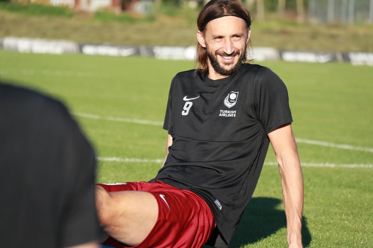 8E136561-2802-4536-93C3-F64F9A5EED59