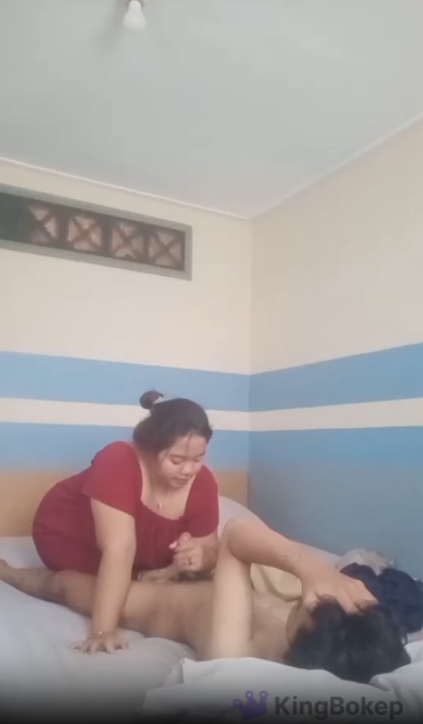 Fat Girl Riding Her Boyfriend Porn Video