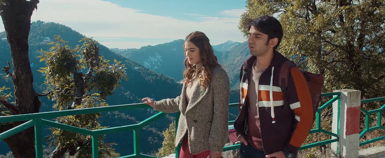Middle-Class-Love-2022-Hindi-Web-Rip-720p-x264-AVC-AAC-6ch-ESub-mkv-0003