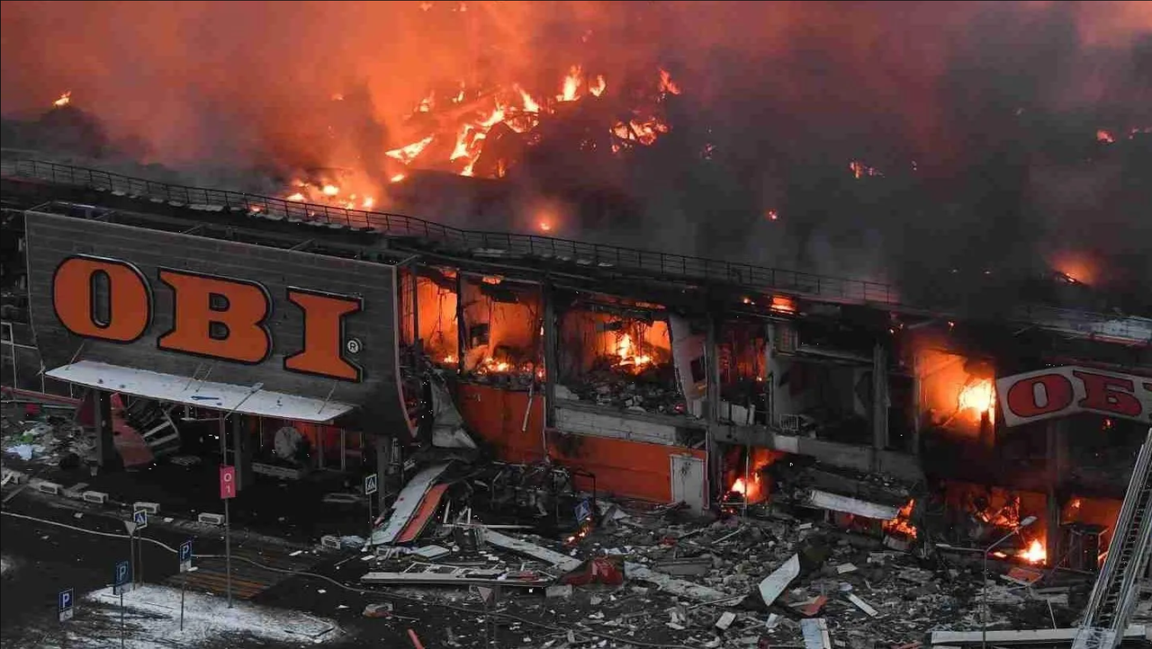 Brutal incendio en centro comercial de Moscú deja una persona muerta