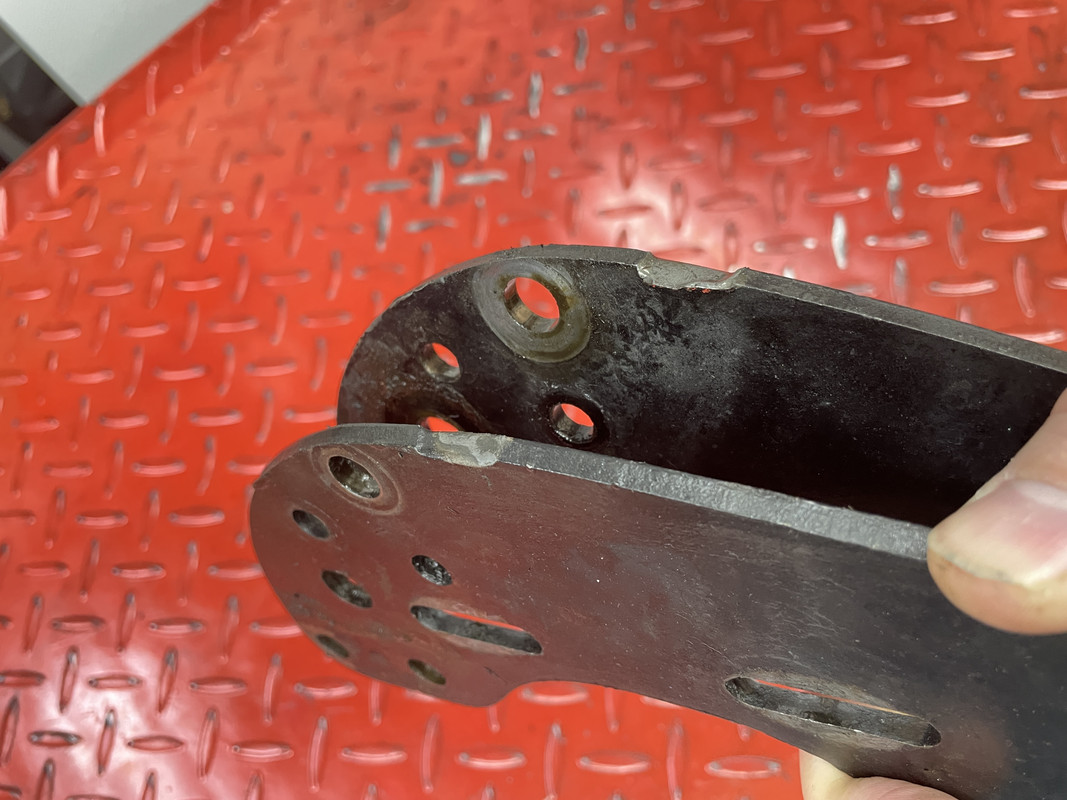 33C76EC4-7478-4A72-81DC-CF41B80C3DD3