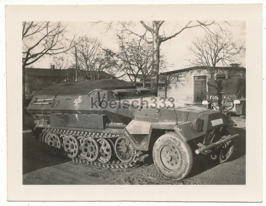 Foto Schützenpanzer Panzer Halbkette der Wehrmacht in Ohrdruf 1.