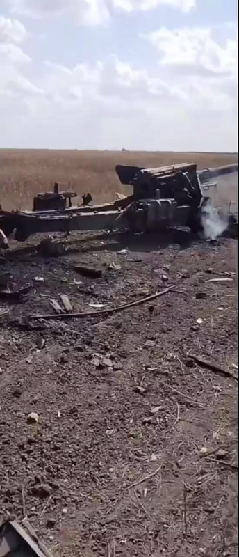 1002 2A36 'Giatsint-B' field gun destr 03 09 25