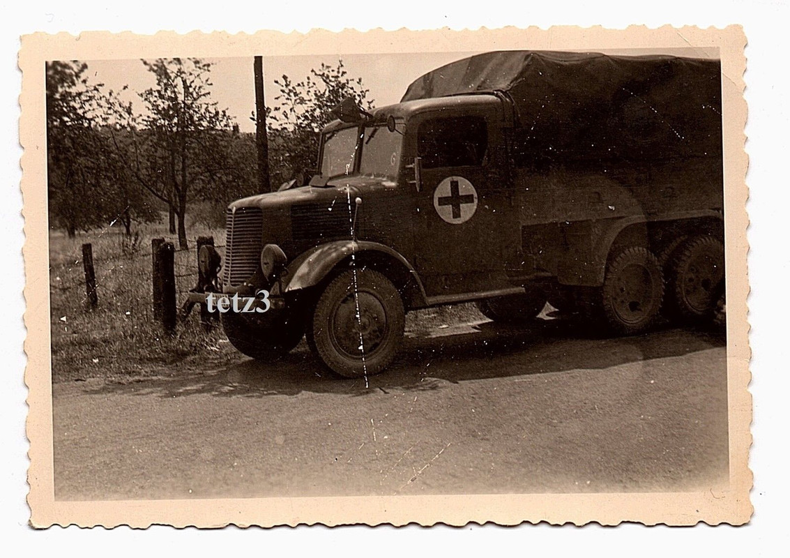 LKW Kennung Emblem Rot Kreuz Sanitätswagen