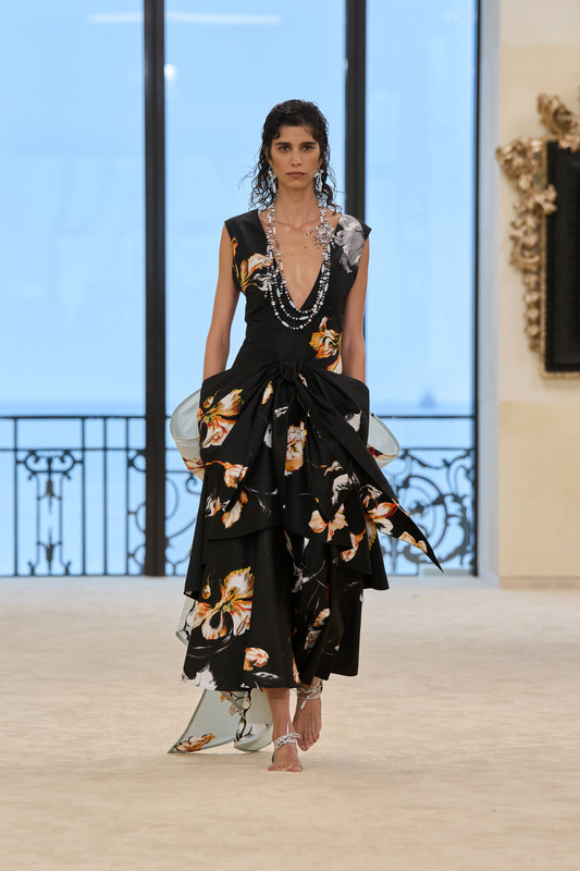 00076 chanel resort 2027 credit gorunway