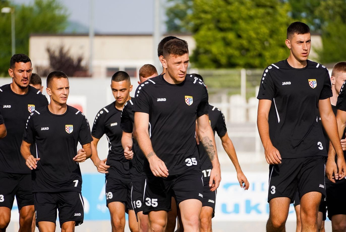 C740FCDF-8F57-408A-8E72-BA7BEF44E82A