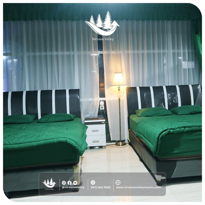 Villa kaca Nirvana Valley Resort.