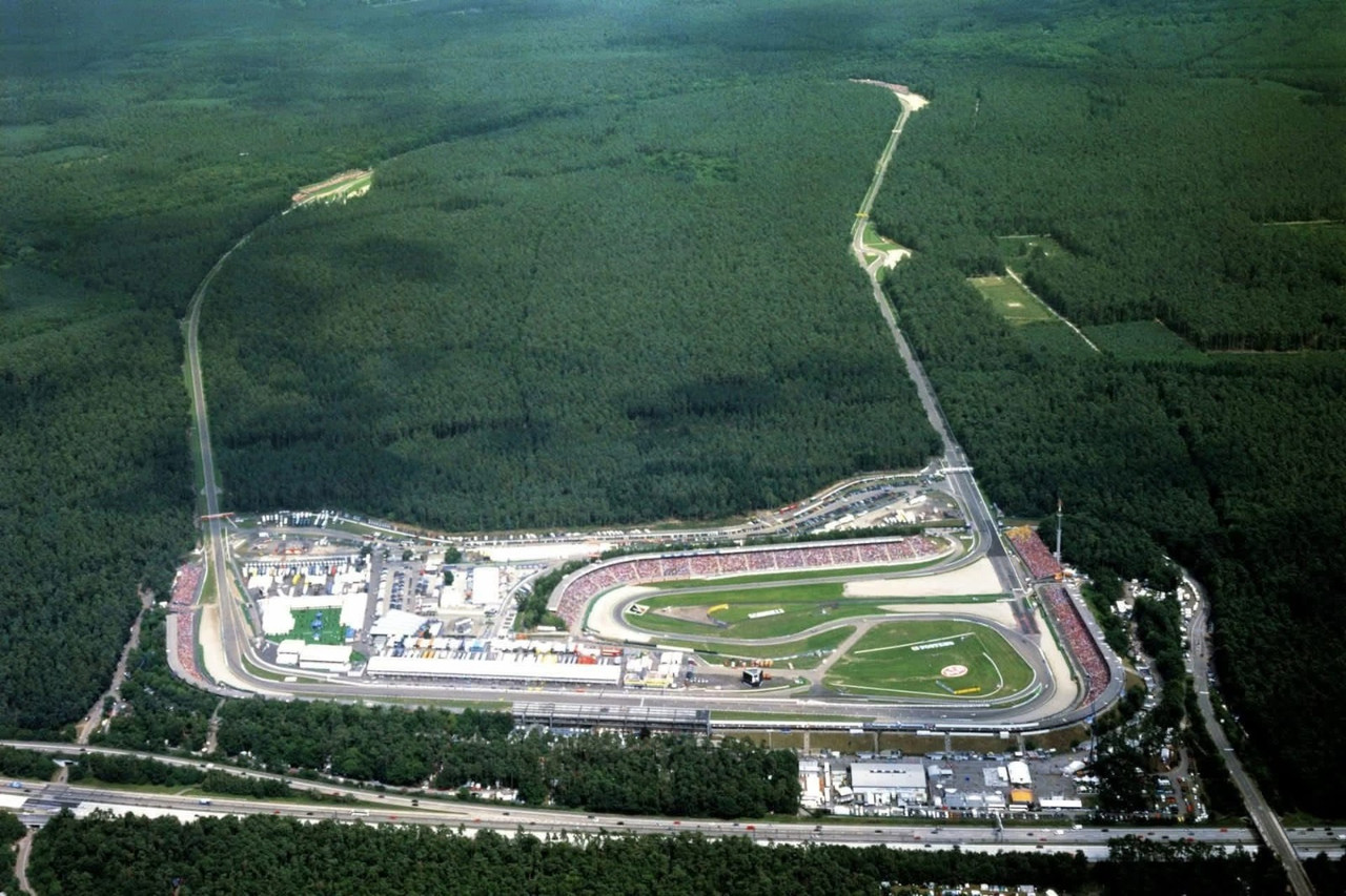 F1-2001.jpg