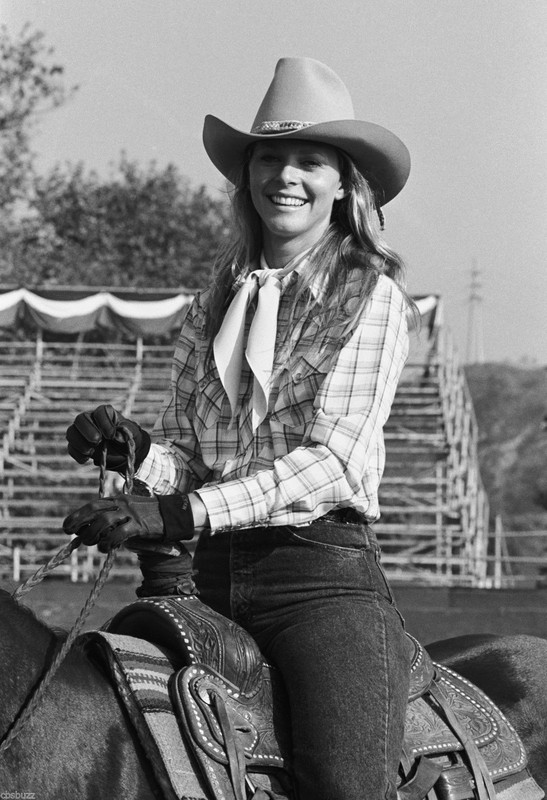 lindsay_wagner_c06