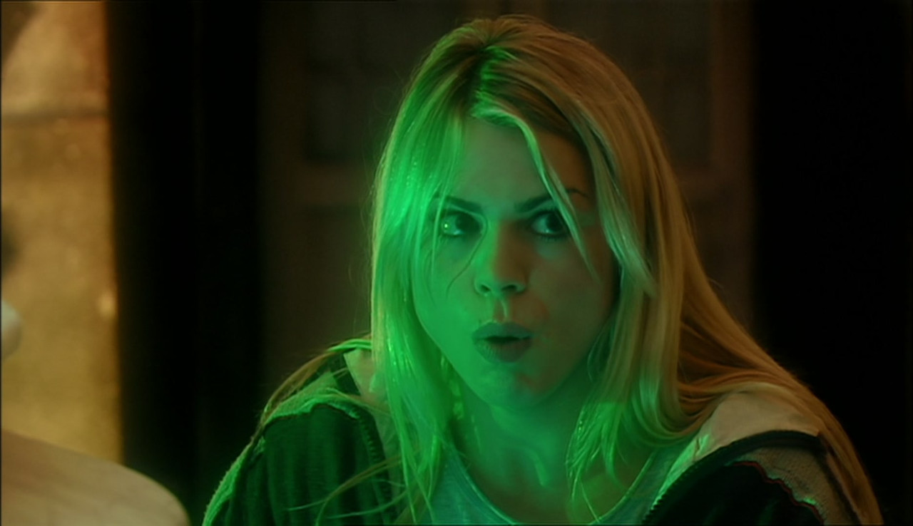 Doctor Who (2005) - S01E02 - The End of the World (1080p BluRay 