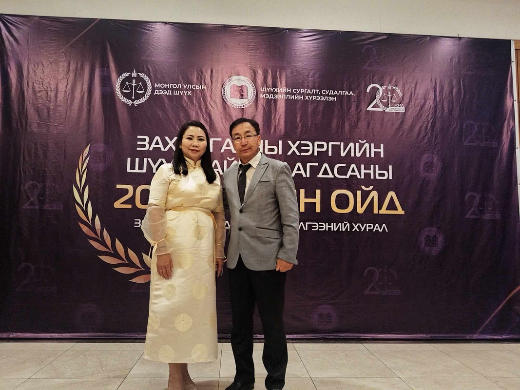 Эрдэм шинжилгээний хурлын  талаарх товч мэдээллийг шүүгч, шүүхийн захиргааны ажилтнуудад танилцуулав