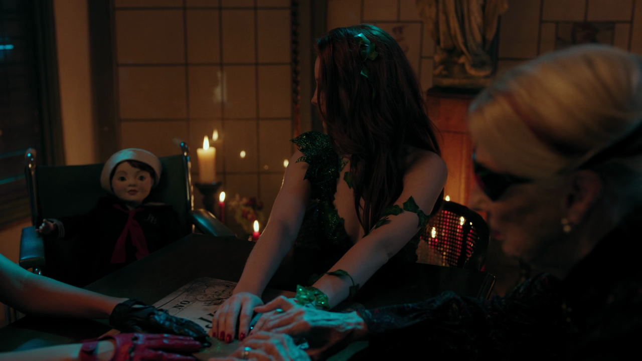 Riverdale (2017) S04E04 Chapter Sixty-One Halloween (1080p AMZN Webrip x265 10bit EAC3 5.1 - Goki)