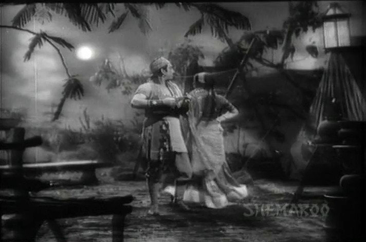 Dulari-1949-DVDRip-Hindi-480p-AVC-AAC-2-0-ESub-mkv-0002