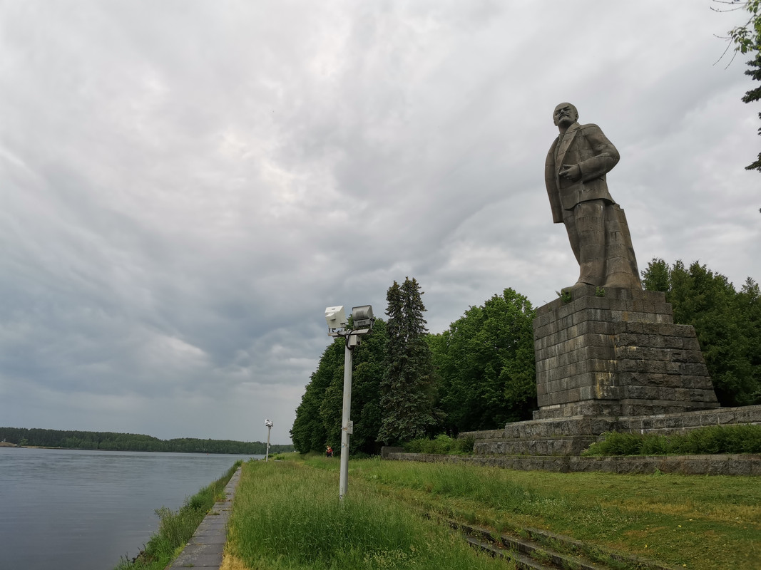 Канал имени москвы памятник ленину и сталину