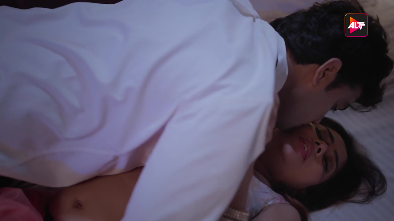 vlcsnap-2025-06-24-01h04m12s425